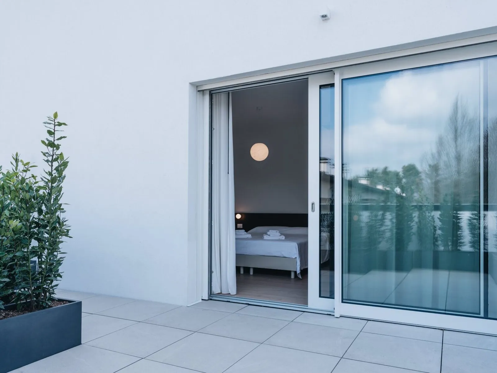 Terrazza privata con porta scorrevole e accesso diretto alla zona notte – appartamento T-03 Ca' Sette Treviso